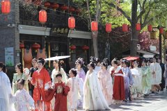 <b>莘县10个自从研发新品种通过国度登记</b>